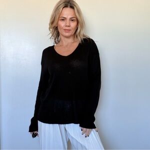 Almina Concept Scoop Fine Knit Sweater in Black